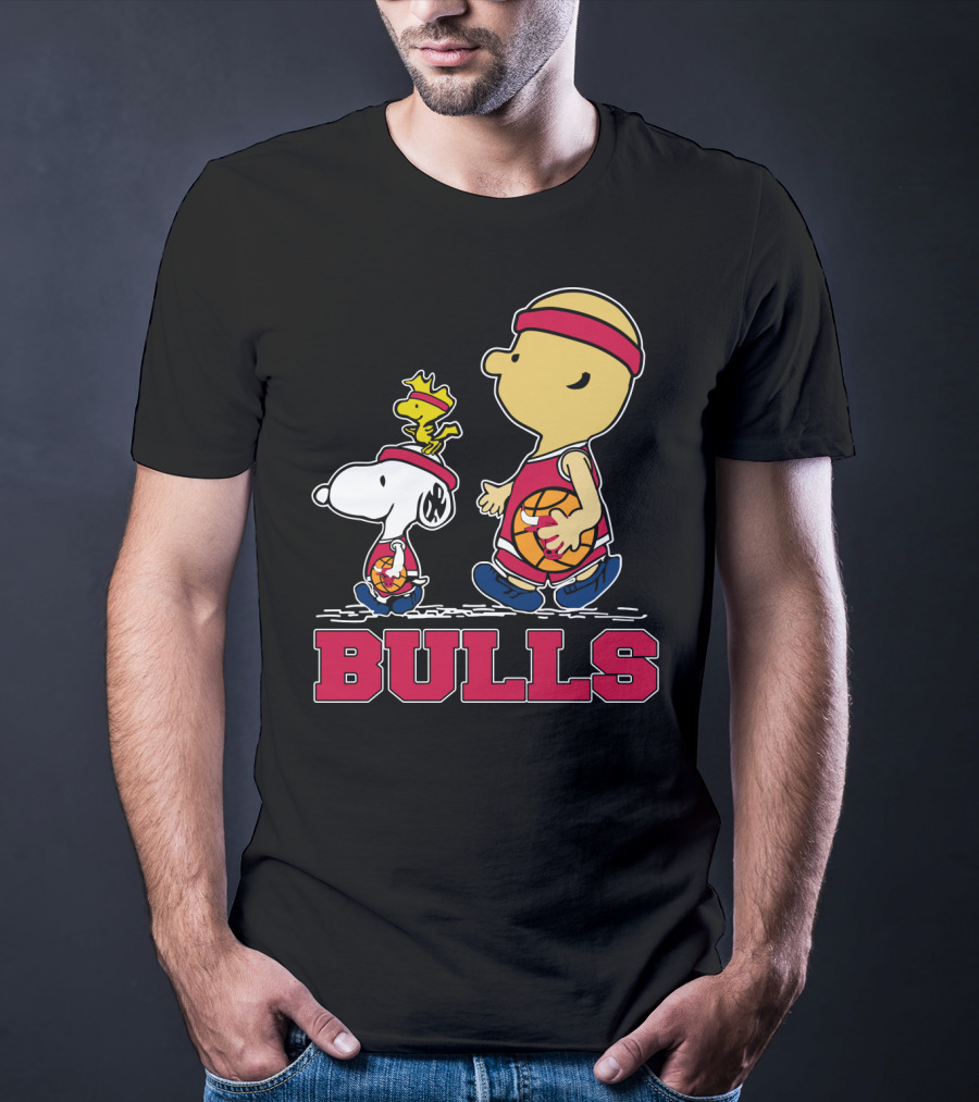 Snoopy Woodstock And Bulls Basketball Fans T-Shirt