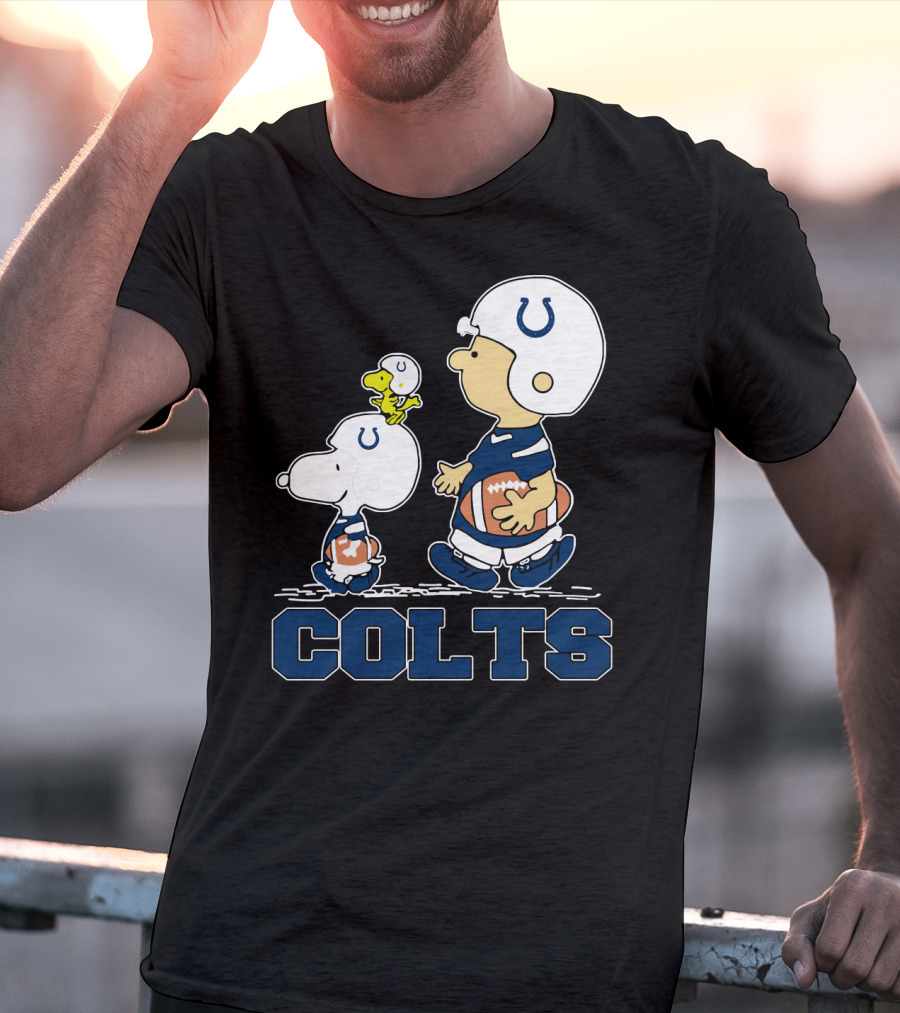 Snoopy Woodstock And Charlie Brown With Indianapolis Colts Football Helmets And Jersey T-Shirt