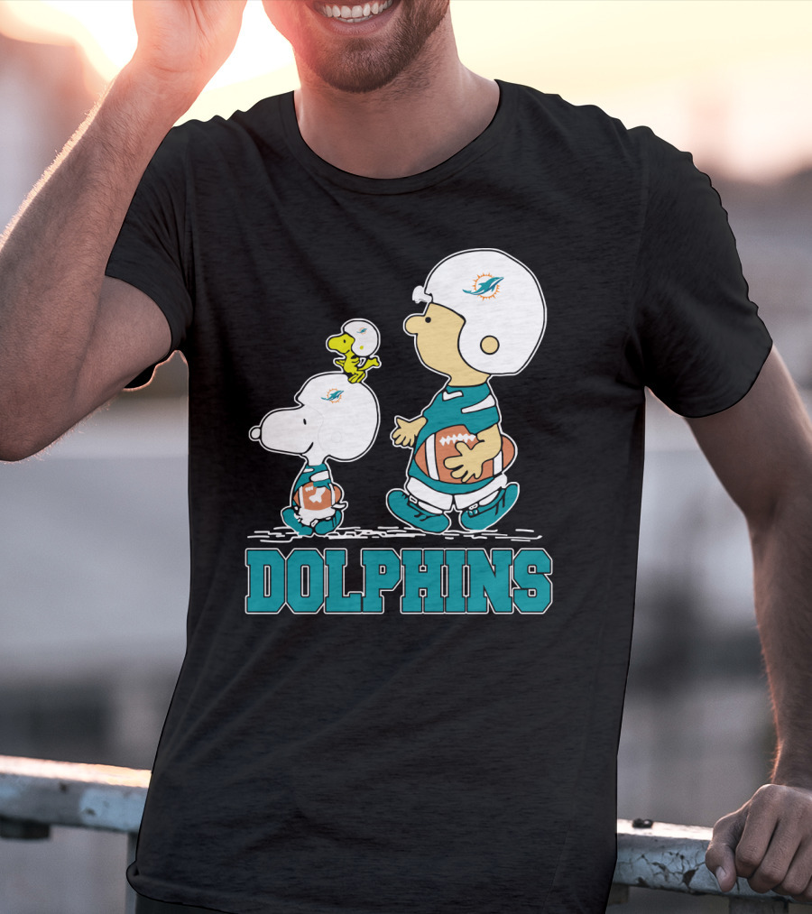 Snoopy Woodstock Charlie Brown Miami Dolphins Football Fans T-Shirt