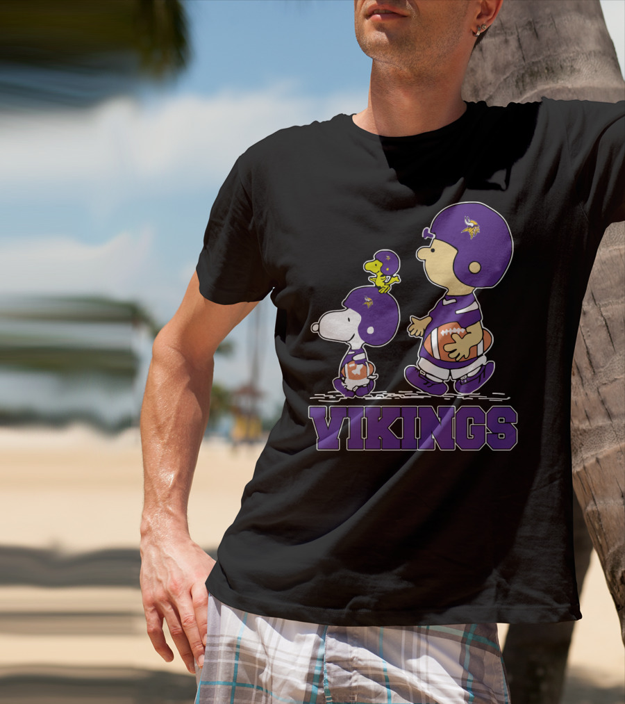 Snoopy And Woodstock With Minnesota Vikings Fans Football Helmets T-Shirt