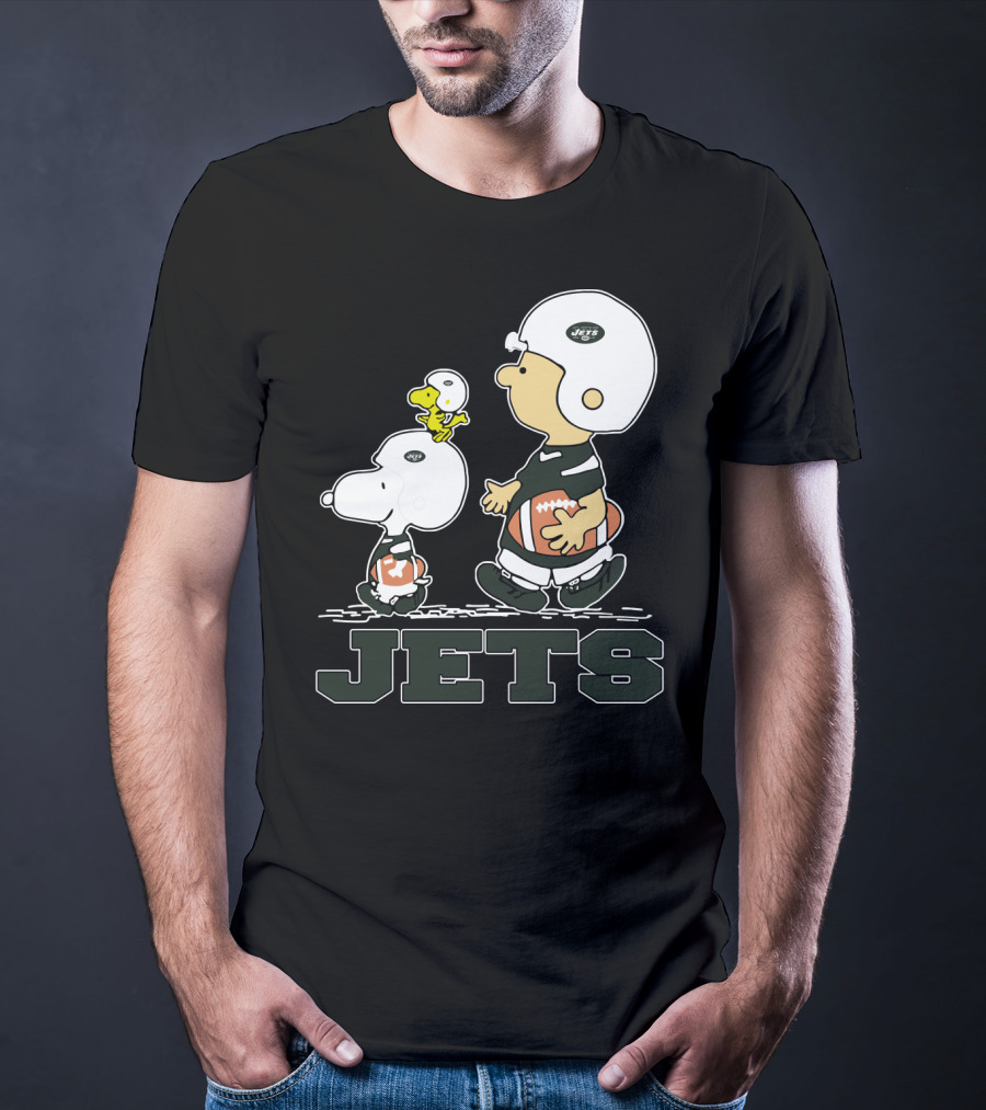 Snoopy And New York Jets Fans Football Team Helmets Charlie Brown Woodstock T-Shirt