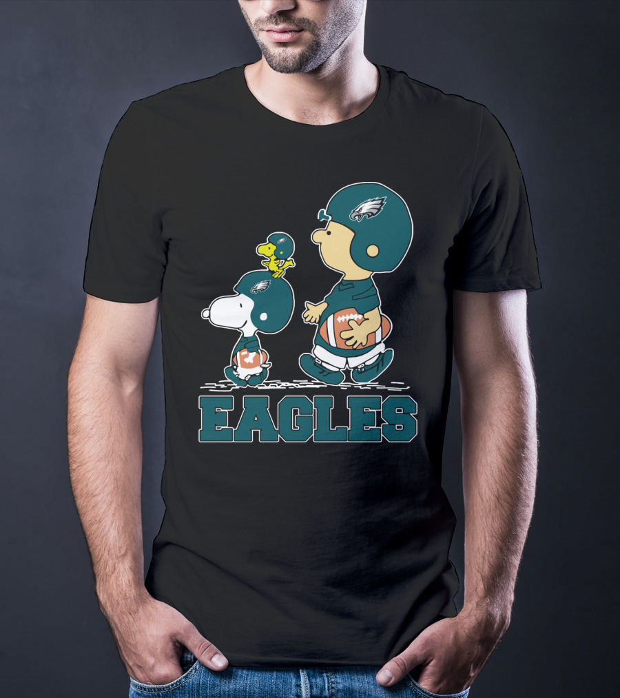 Snoopy Woodstock And Charlie Brown Philadelphia Eagles Football Fans T-Shirt