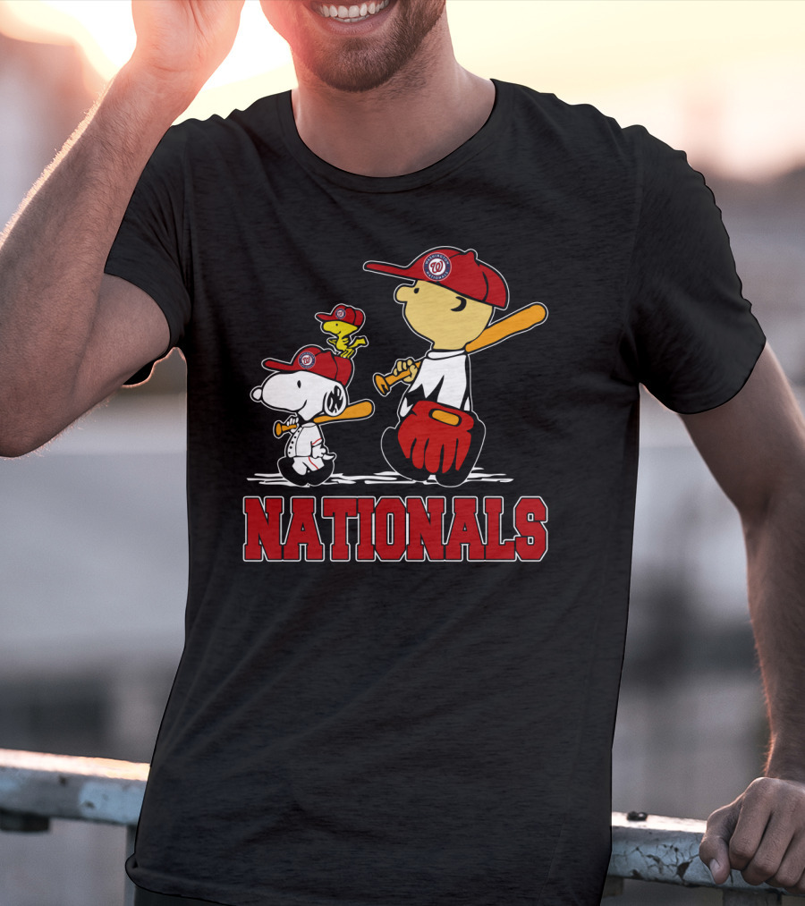 Snoopy And Peanuts Characters With Washington Nationals Baseball Fans T-Shirt