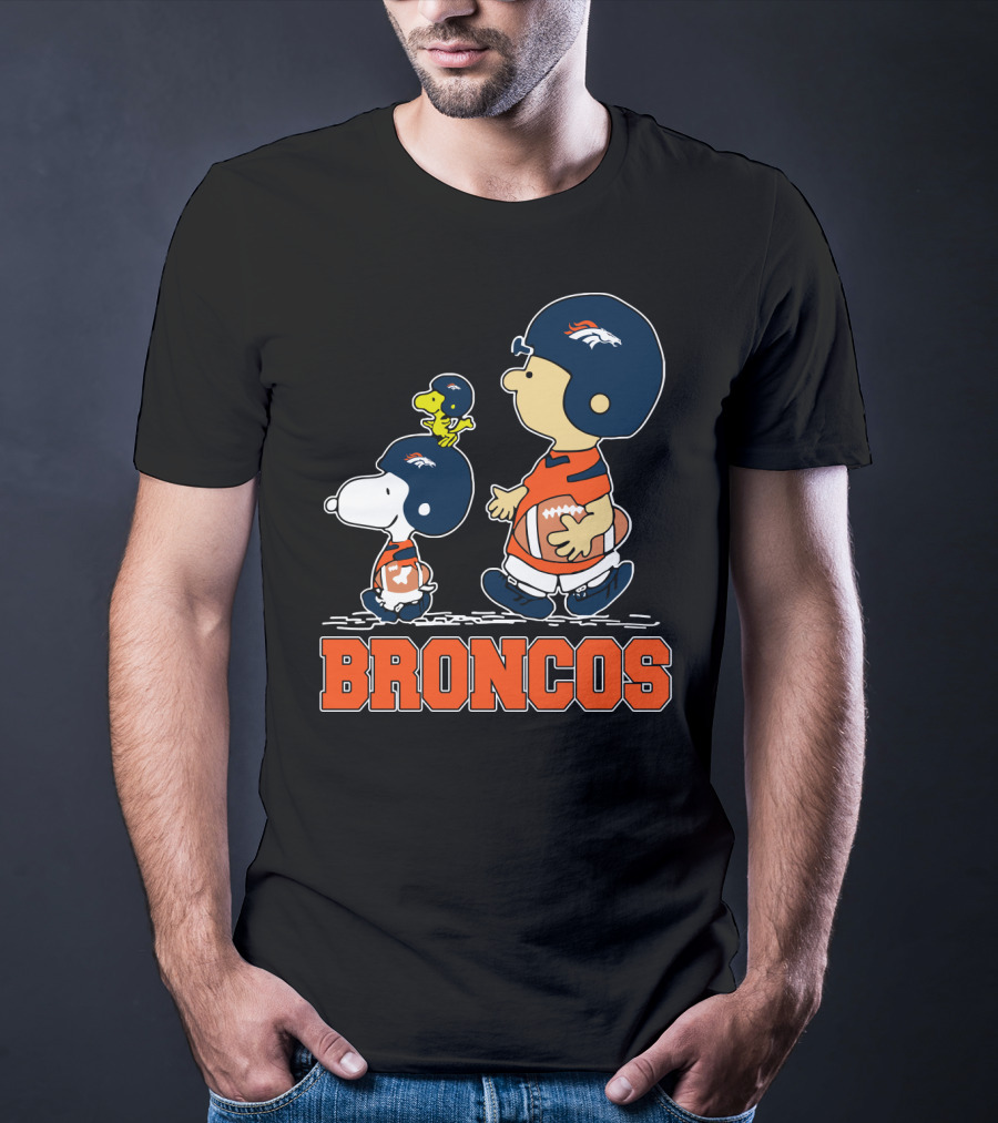 Snoopy Woodstock And Charlie Brown In Denver Broncos Helmets With Broncos T-Shirt