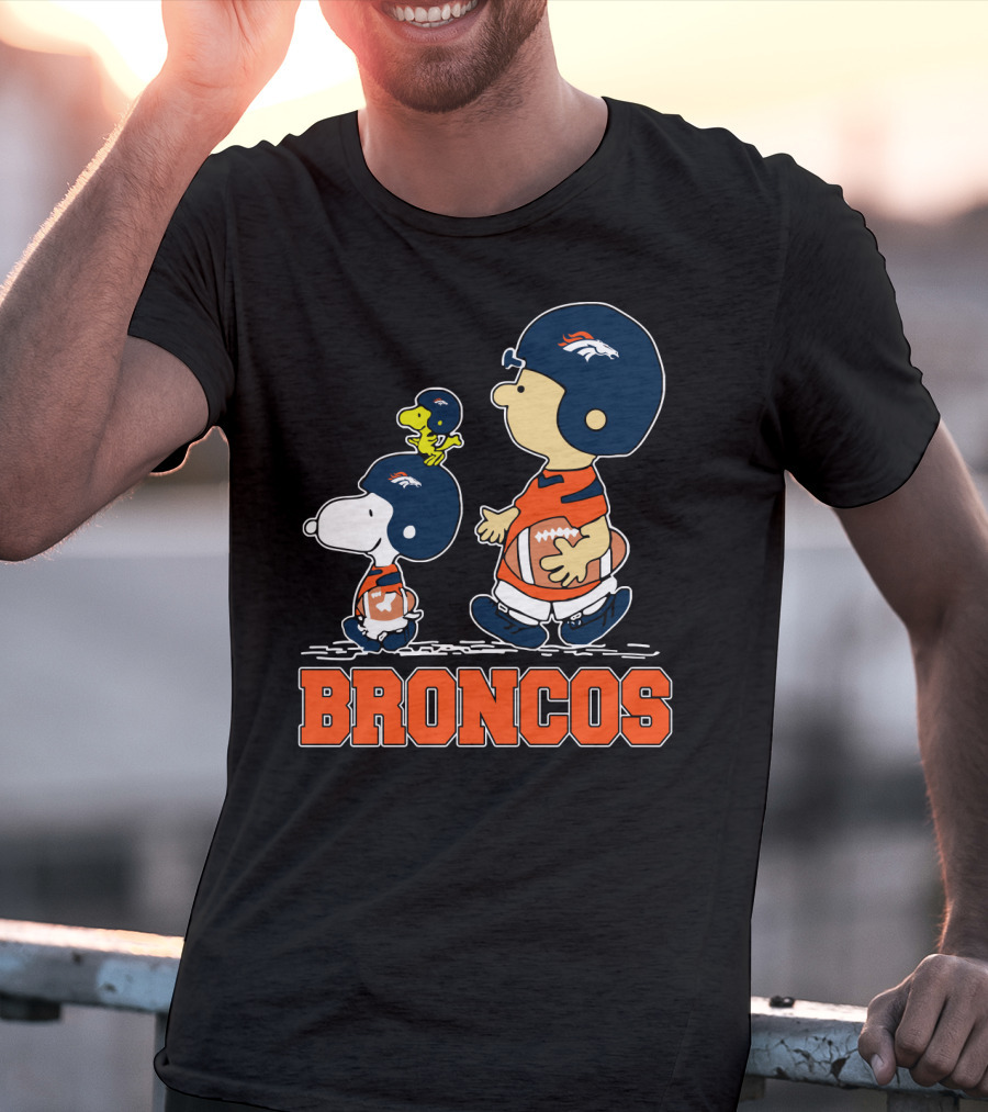 Snoopy Woodstock And Charlie Brown In Denver Broncos Helmets With Broncos T-Shirt