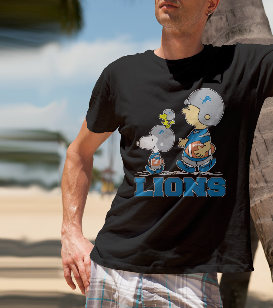 Snoopy And Woodstock With Detroit Lions Football Fans T-Shirt