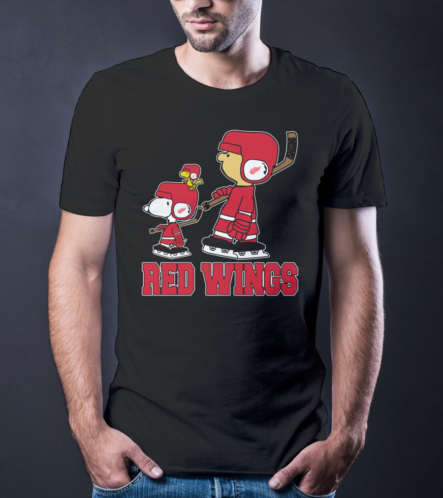 Snoopy And Woodstock Detroit Red Wings Hockey Enthusiasts T-Shirt