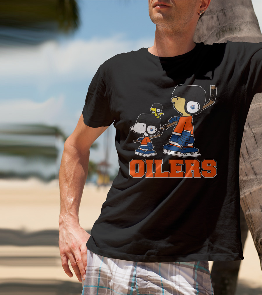 Snoopy Edmonton Oilers Hockey Fans With Woodstock In Skates T-Shirt