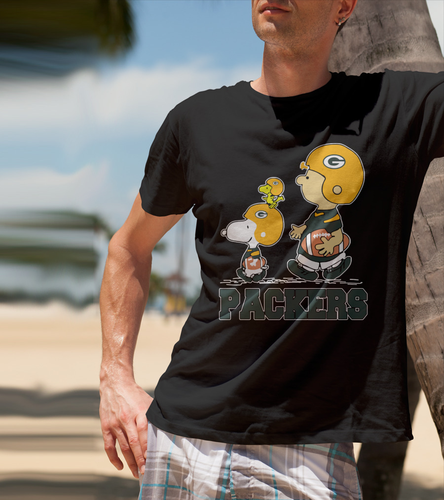 Snoopy Packers Fans Football With Woodstock And Charlie Brown T-Shirt