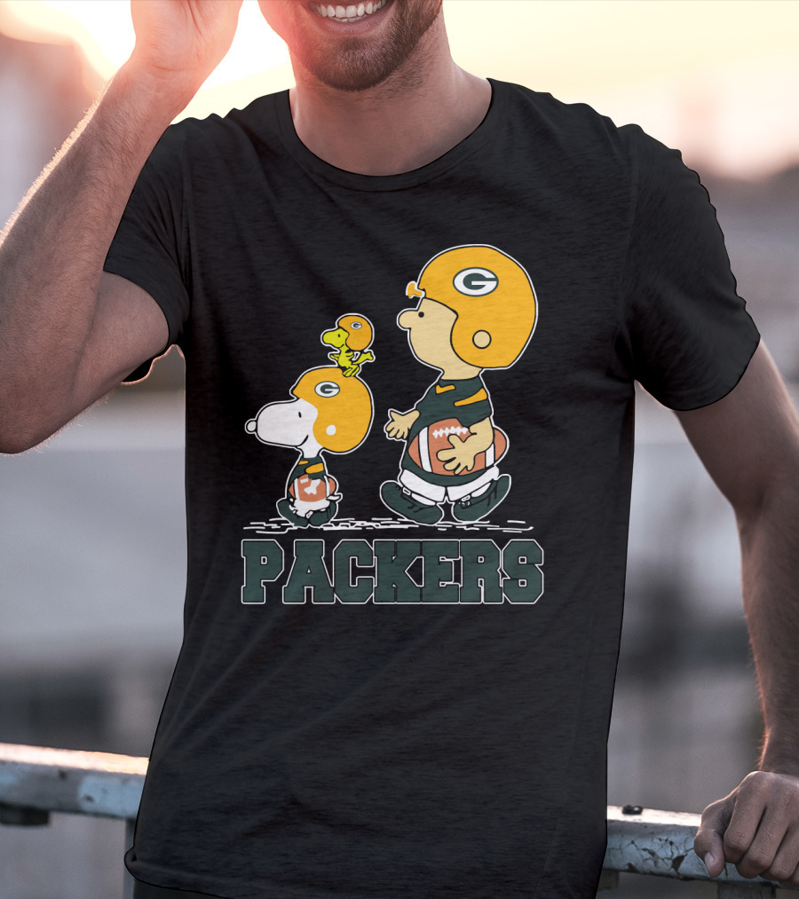 Snoopy Packers Fans Football With Woodstock And Charlie Brown T-Shirt