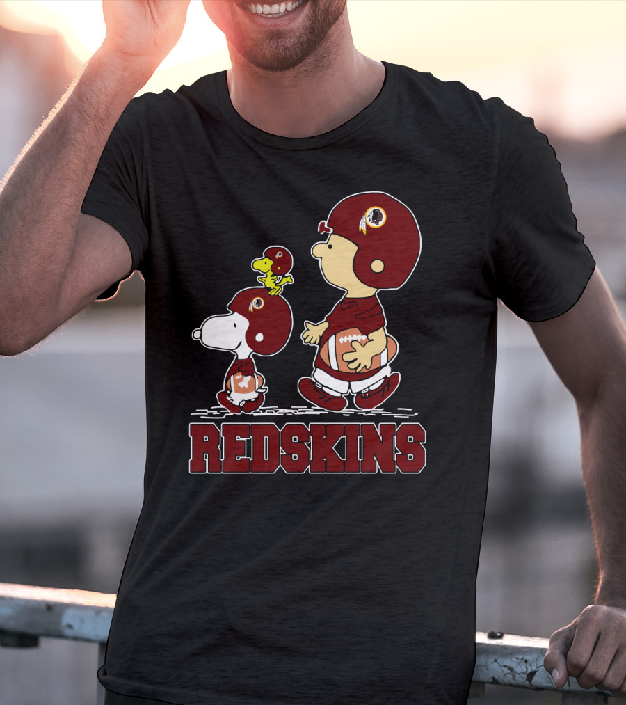 Snoopy And Woodstock Washington Redskins Football Fans T-Shirt