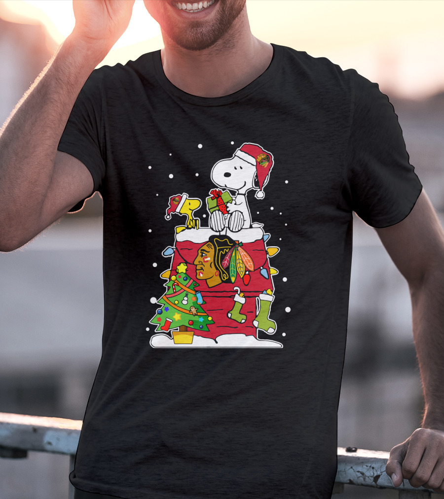Chicago Blackhawks Snoopy Festive Christmas T-Shirt