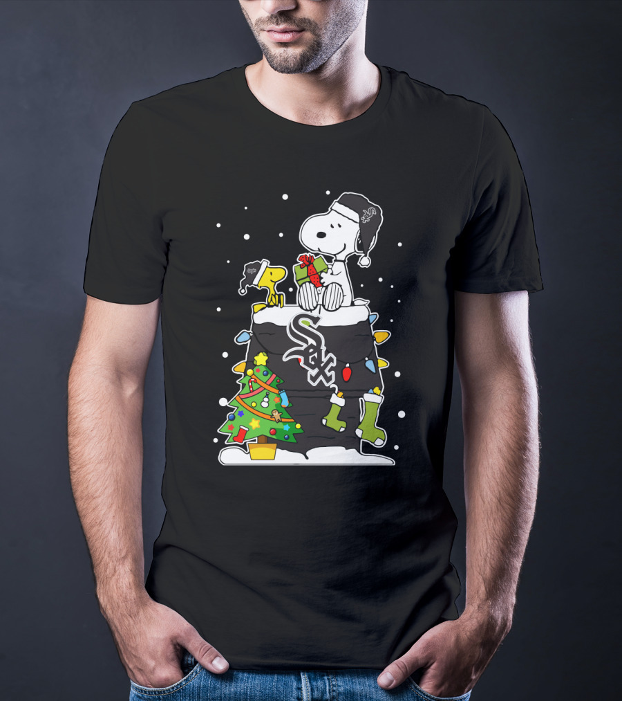 Chicago White Sox Snoopy Christmas Celebration T-Shirt