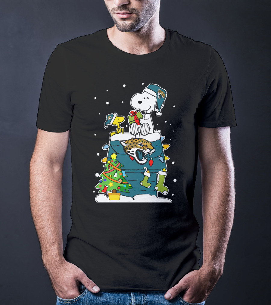 Jacksonville Jaguars Snoopy Christmas Peanuts Fan Holiday T-Shirt