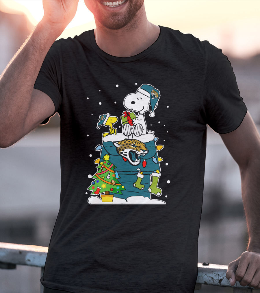 Jacksonville Jaguars Snoopy Christmas Peanuts Fan Holiday T-Shirt