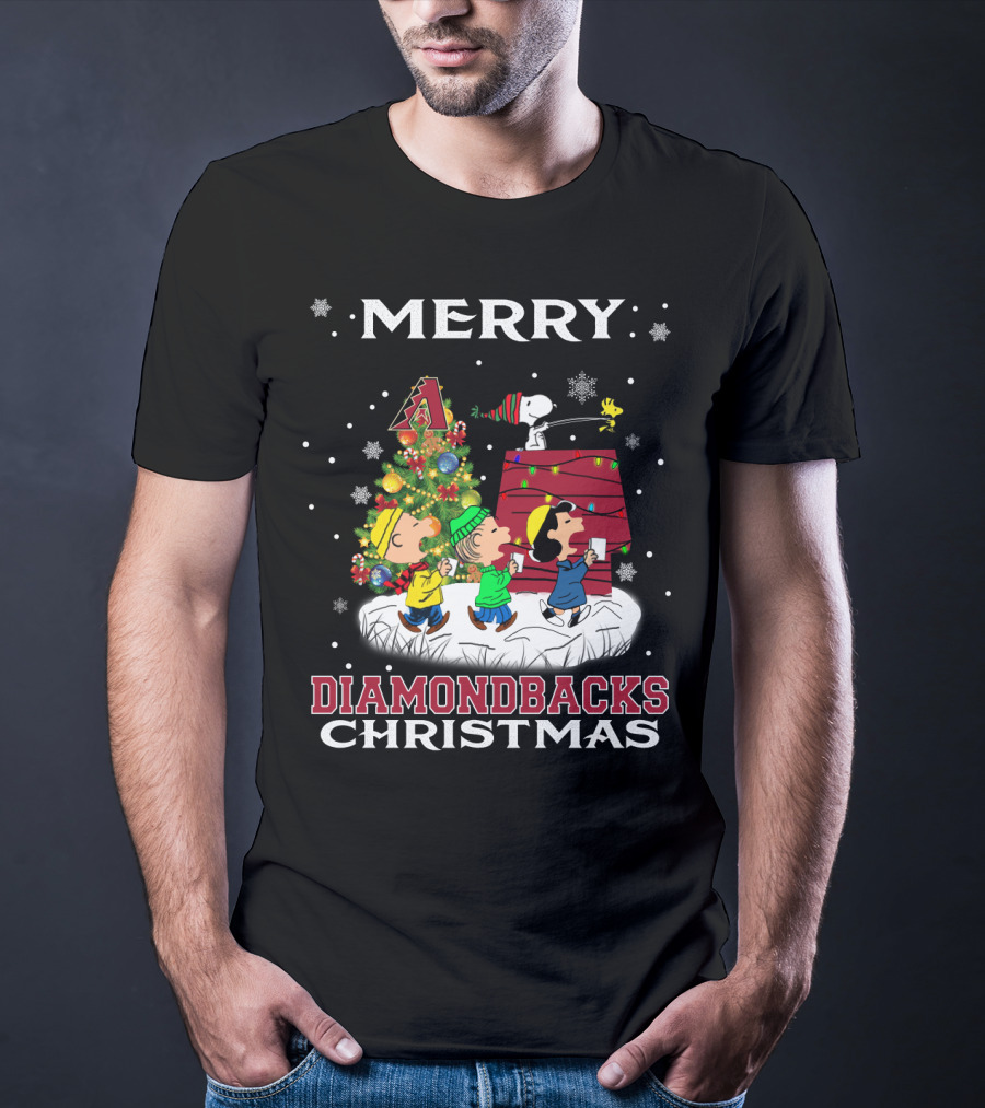 Merry Arizona Diamondbacks Christmas Snoopy Woodstocks Tree Lucy Blanket T-Shirt