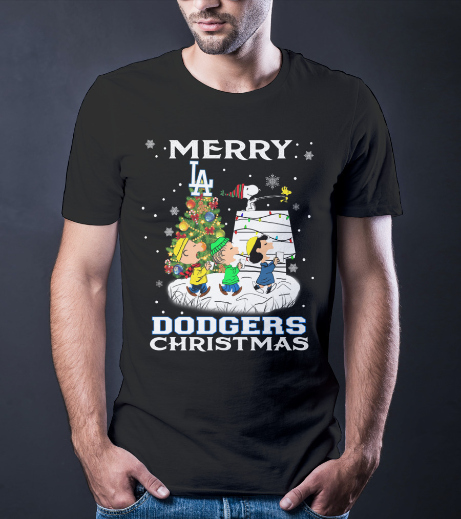 Merry Dodgers Christmas Snoopy And Friends Celebrate With La Dodgers Theme T-Shirt