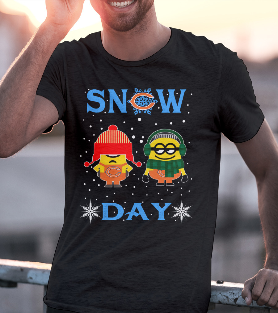 Snow Day For Chicago Bears And Minion Fans T-Shirt