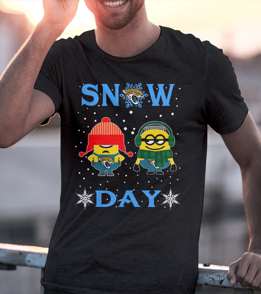 Snow Day Jacksonville Jaguars Vs Minion T-Shirt