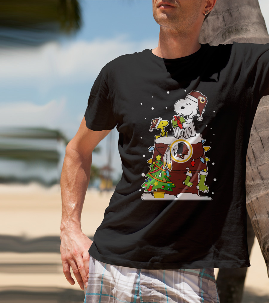 Washington Redskins Snoopy And Woodstock Christmas Theme T-Shirt