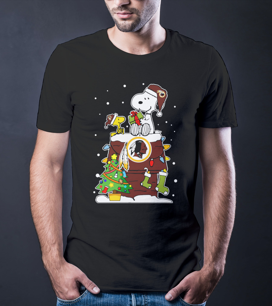Washington Redskins Snoopy And Woodstock Christmas Theme T-Shirt