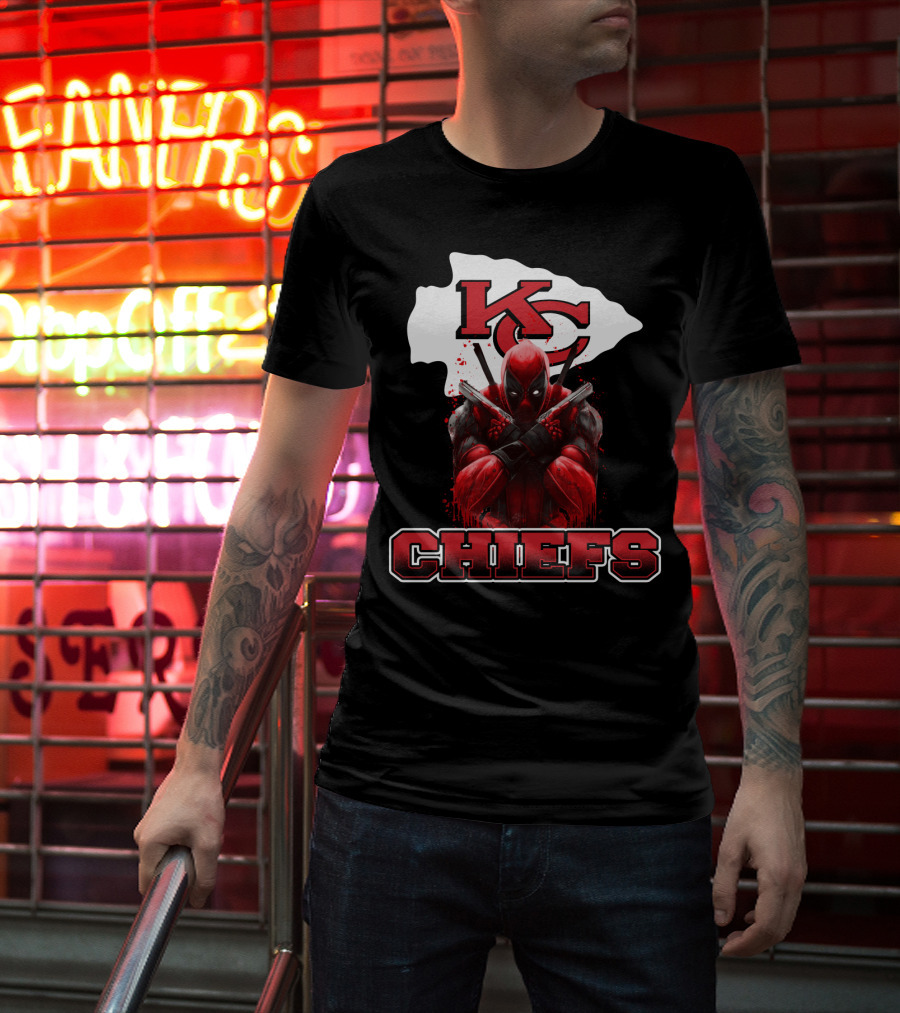 Kansas City Chiefs Deadpool Crossover Fan T-Shirt