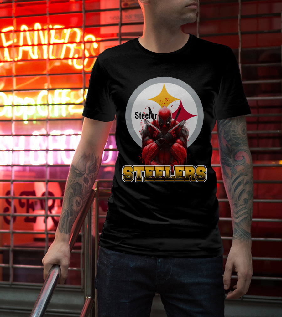 Steelers Deadpool Crossover With Pittsburgh Steelers Logo And Character Pose T-Shirt