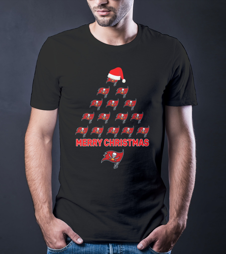 Merry Christmas Tampa Bay Buccaneers Flag Tree With Santa Hat T-Shirt