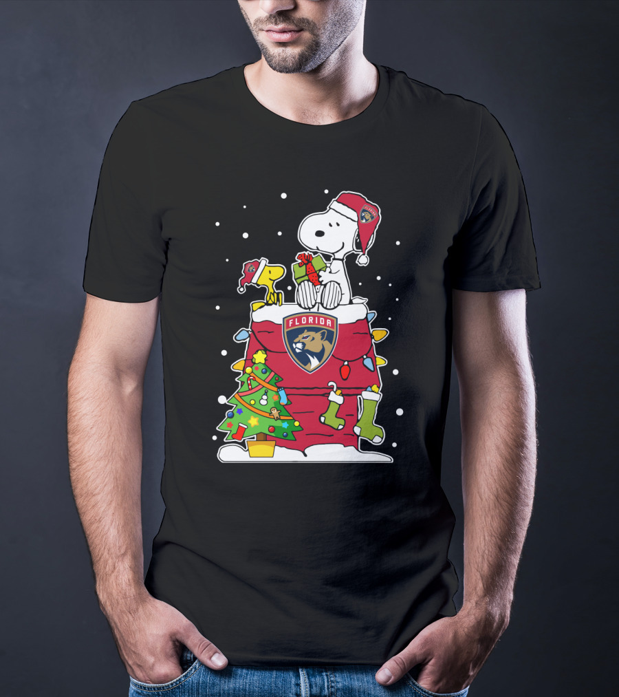 Florida Panthers Christmas Snoopy Gift Scene Peanuts Holiday T-Shirt