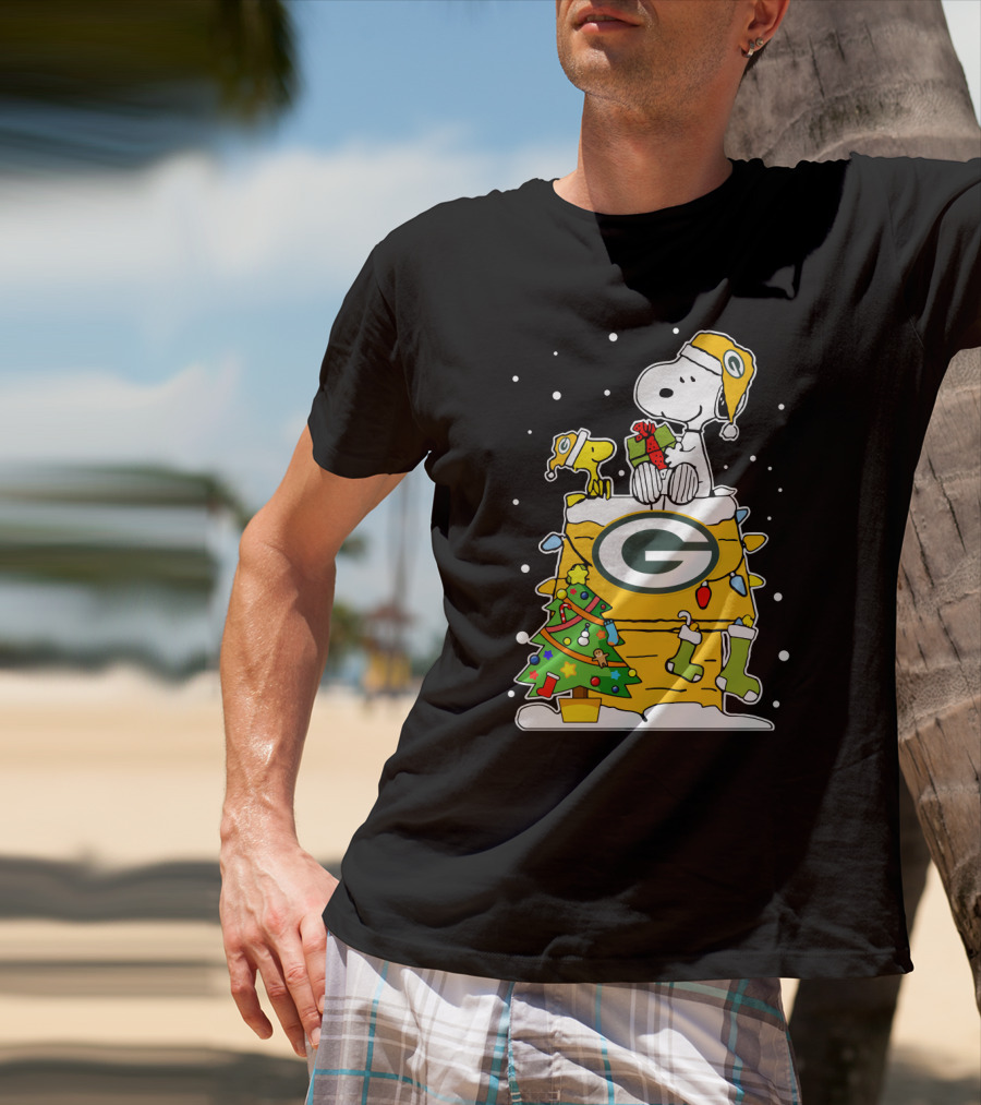 Green Bay Packers Snoopy Christmas Doghouse Scene T-Shirt