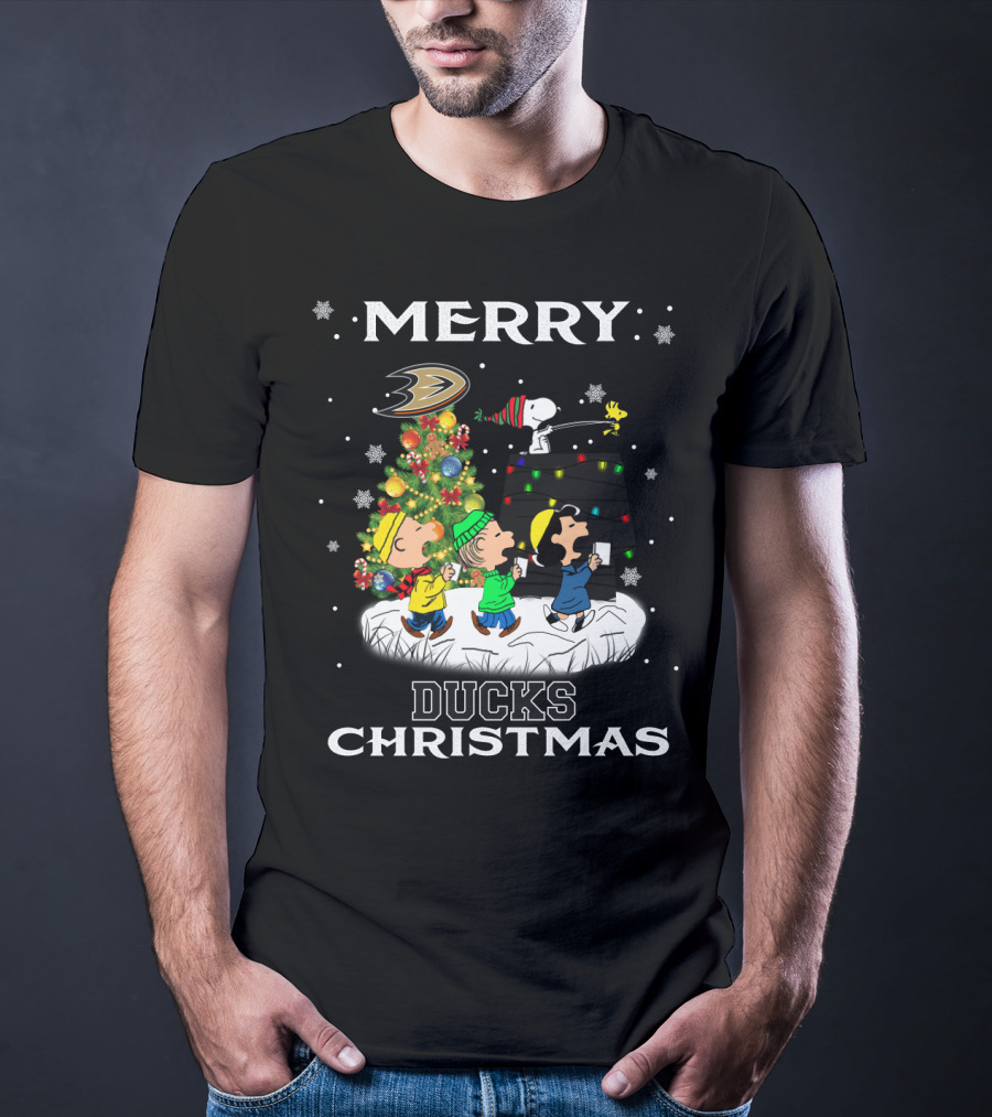 Merry Anaheim Ducks Christmas Snoopy Woodstock Peanuts Fans T-Shirt