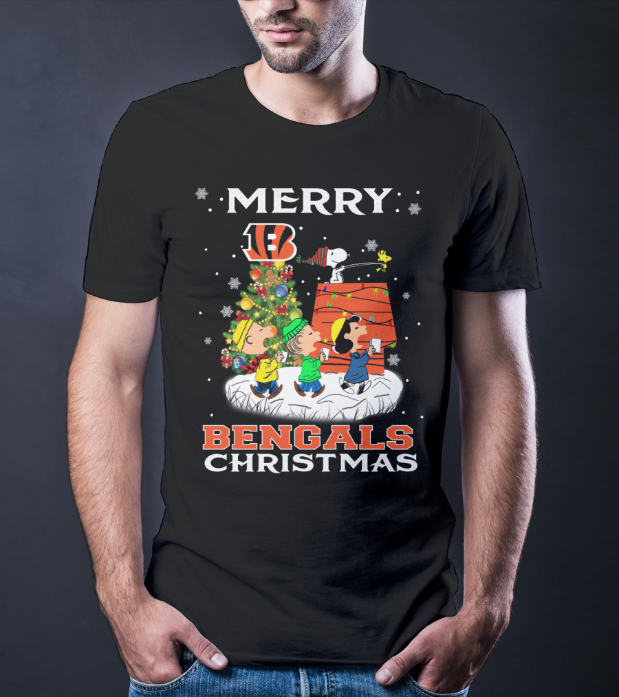 Merry Bengals Christmas For Snoopy And Peanuts Fans T-Shirt