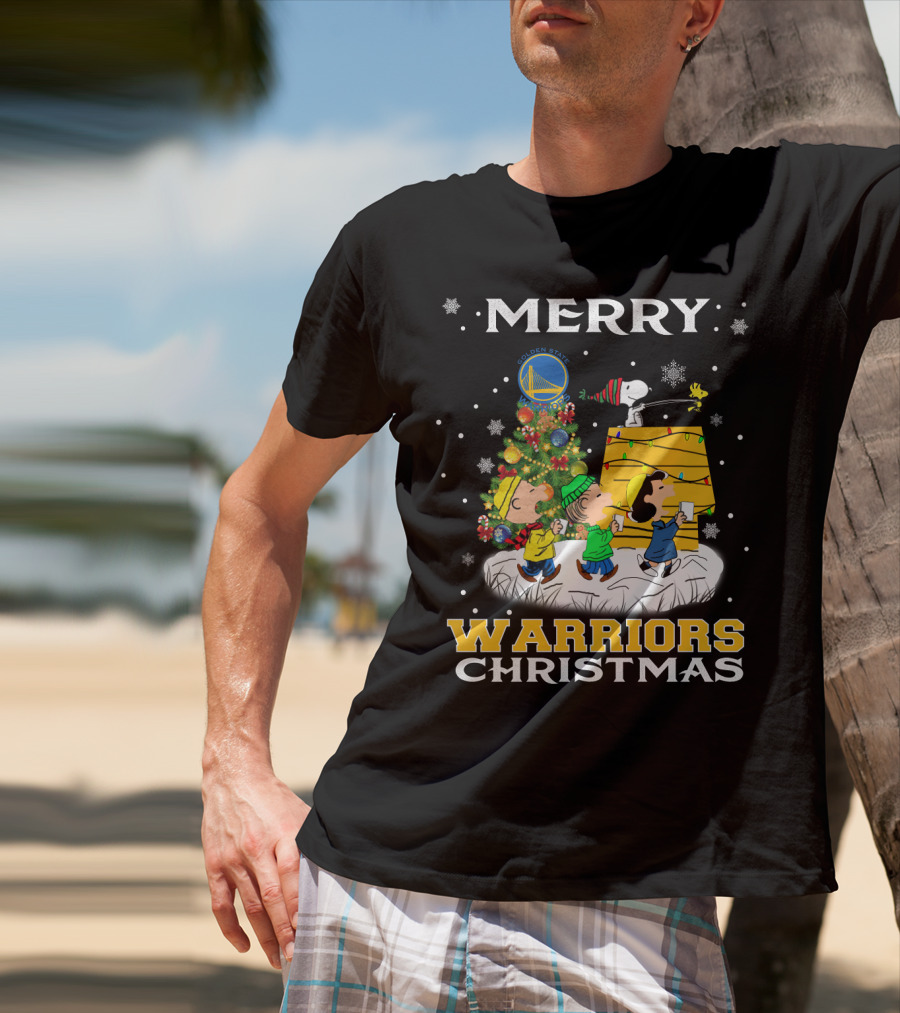 Merry Golden State Warriors Christmas Snoopy Charlie Brown Tree T-Shirt