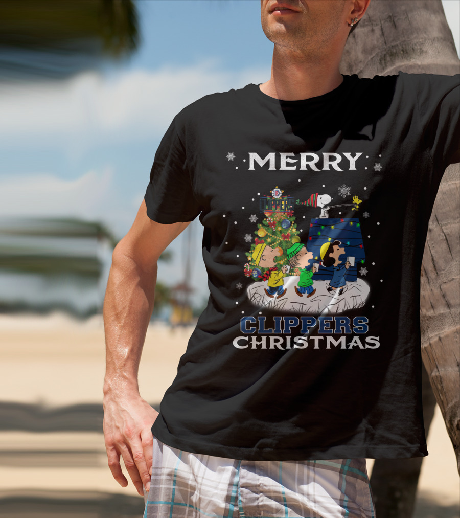 Merry La Clippers Christmas Snoopy Fans Peanuts Festive Scene T-Shirt