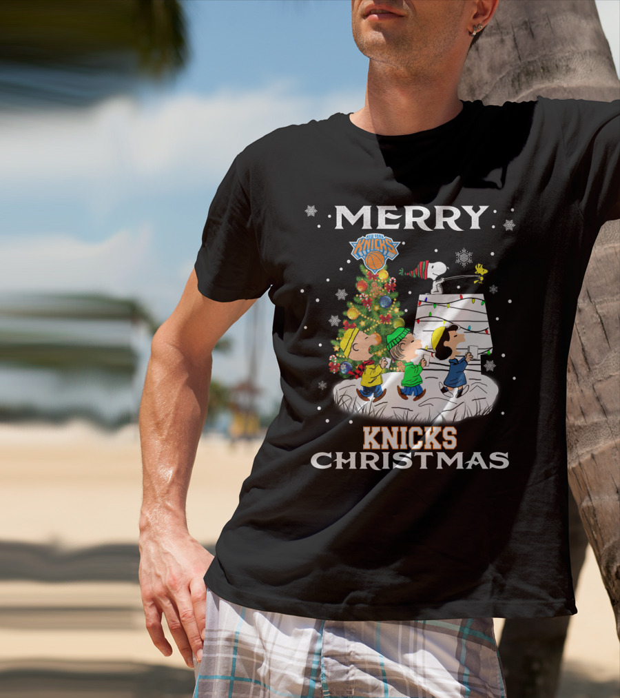 Merry Knicks Christmas New York Snoopy Fans T-Shirt
