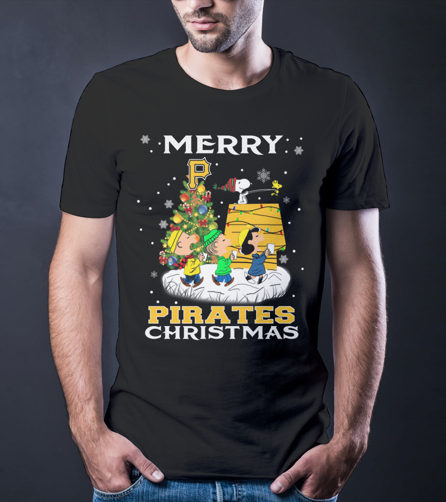 Merry Pittsburgh Pirates Christmas With Snoopy And Peanuts Characters T-Shirt