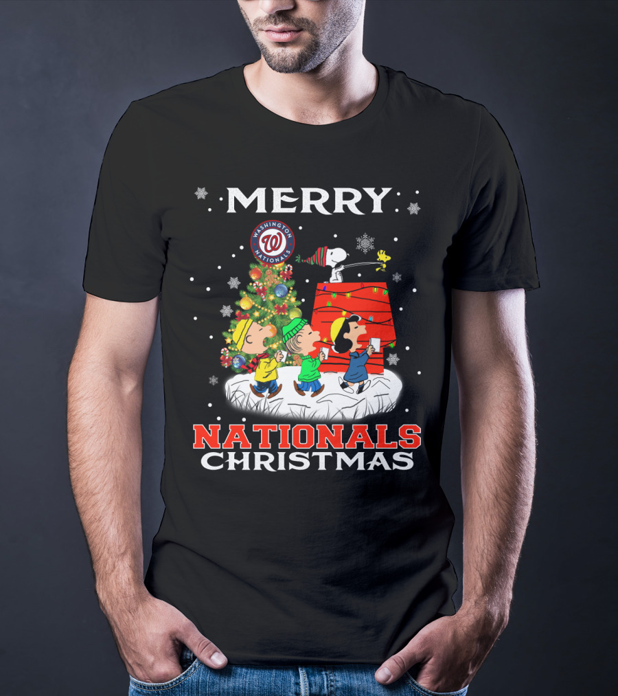 Merry Washington Nationals Christmas Snoopy With Peanuts Characters Decorate Tree T-Shirt