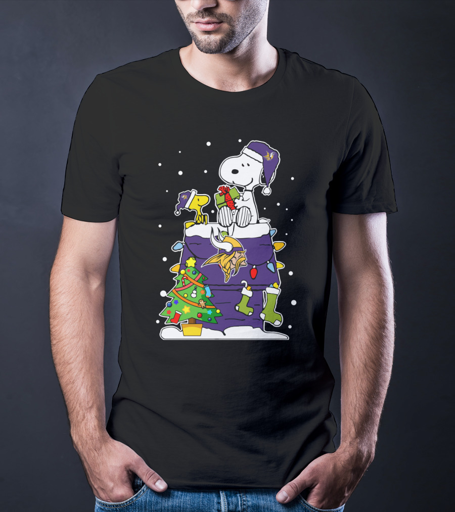 Minnesota Vikings Christmas Snoopy With Dog And Tree T-Shirt