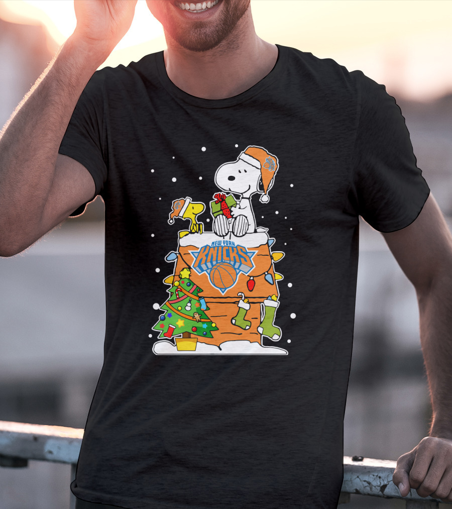 New York Knicks Snoopy Christmas Fanatics Delight T-Shirt