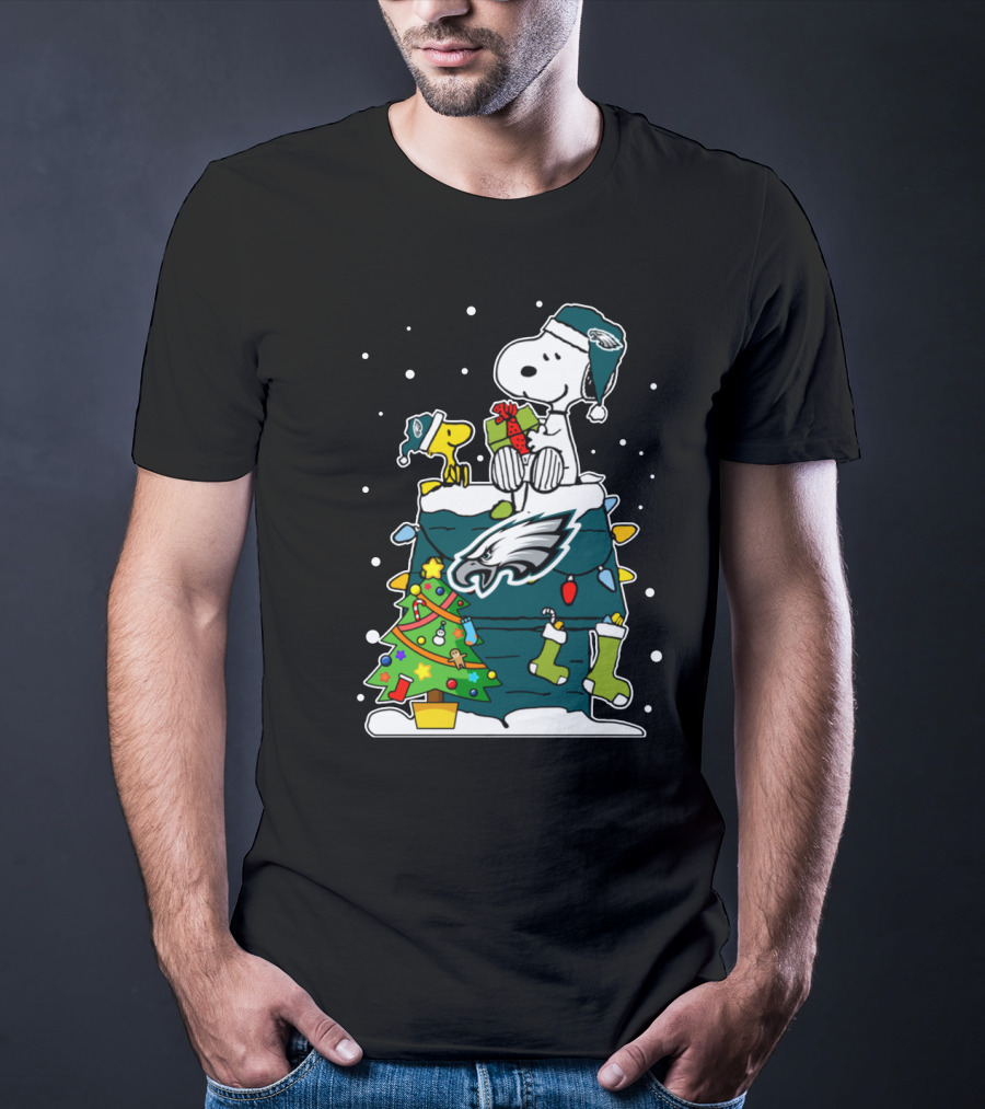 Philadelphia Eagles Snoopy Christmas Doghouse With Woodstock And Lights T-Shirt