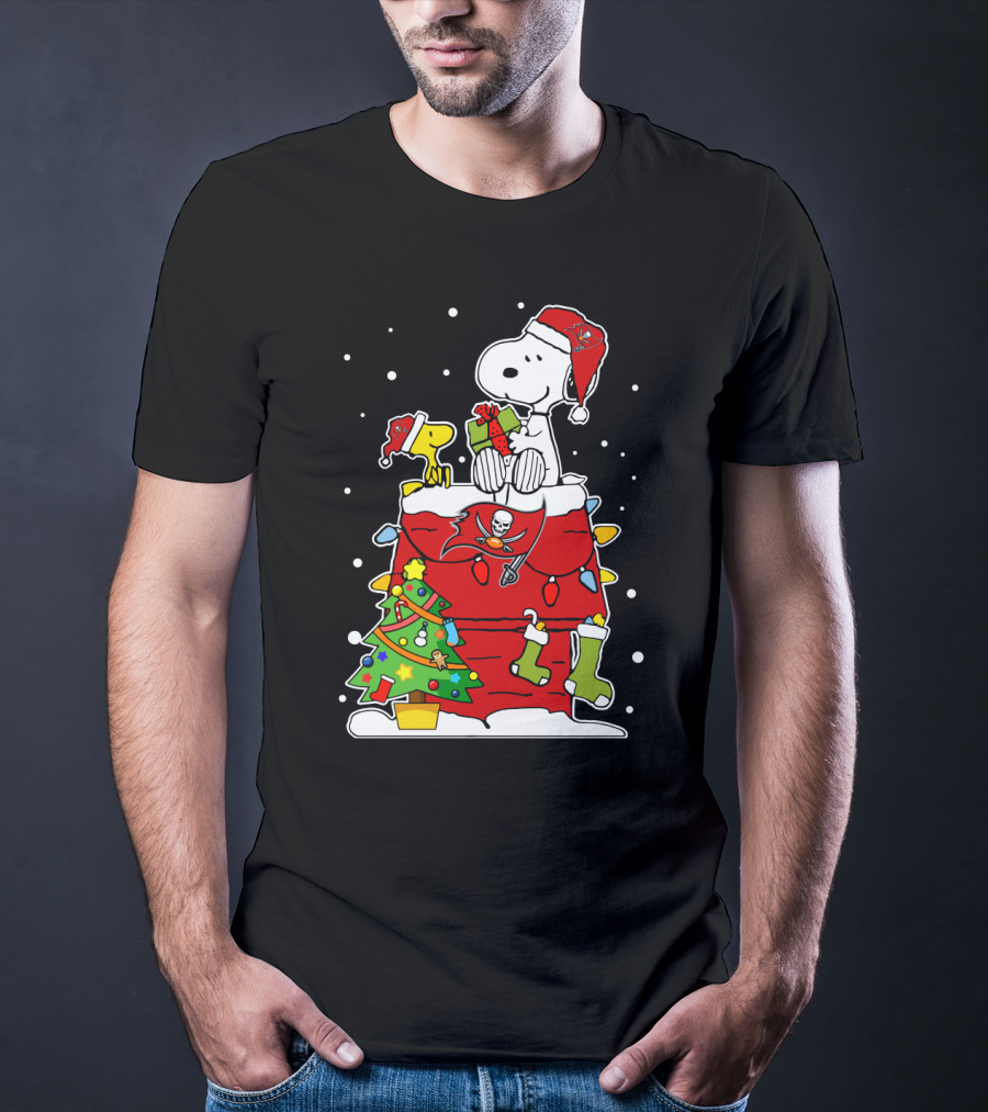 Tampa Bay Buccaneers Christmas Snoopy Peanuts Holiday Football Fan Gift T-Shirt