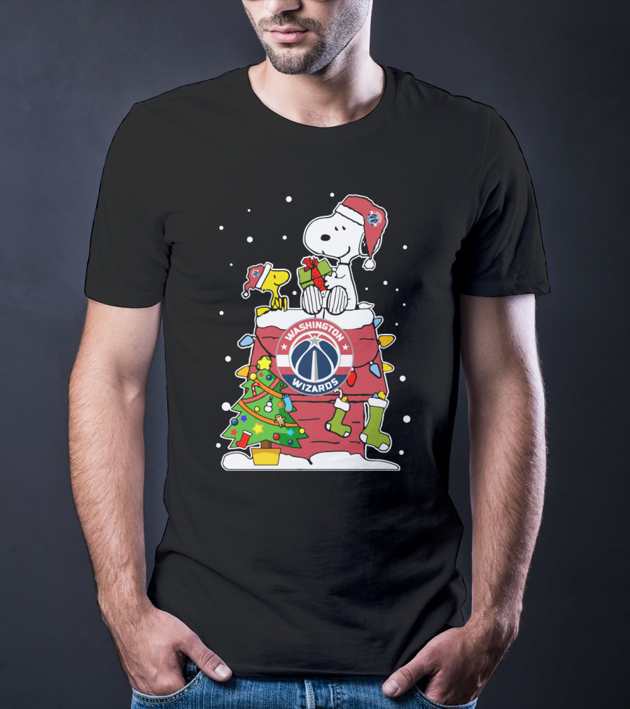 Washington Wizards Snoopy Christmas Santa Hat Peanuts Charlie Brown T-Shirt