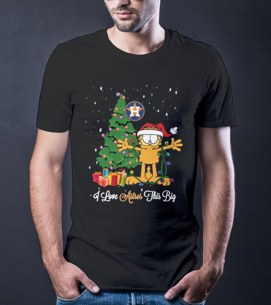 Garfield Xmas I Love Astros This Big Holiday Tree And Gifts Scene T-Shirt