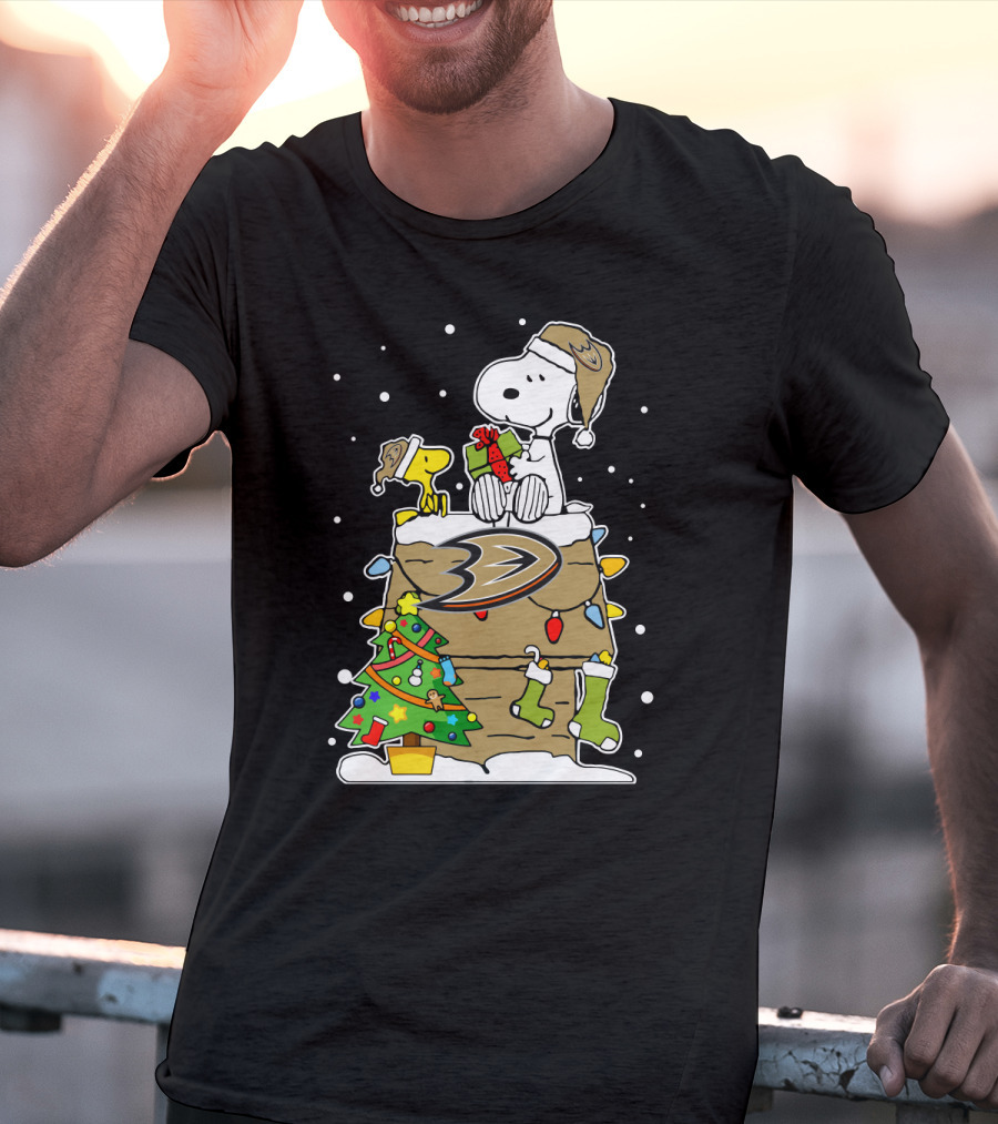 Anaheim Ducks Christmas Snoopy And Woodstock With Gifts T-Shirt