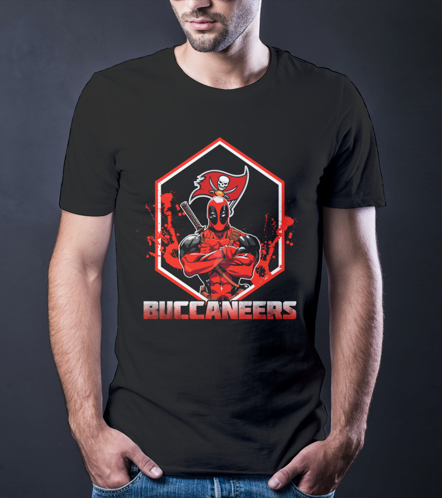 Deadpool Buccaneers Fan With Sword And Red Pirate Flag T-Shirt
