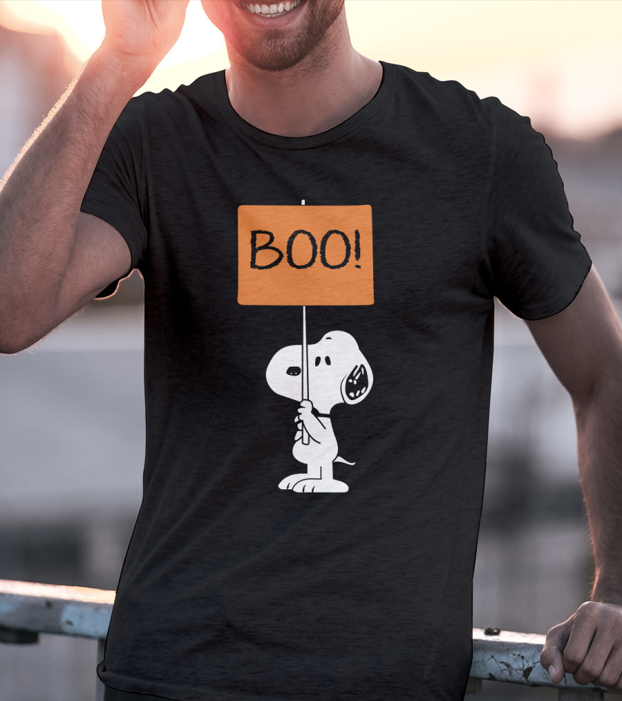 Peanuts Halloween Snoopy Holding Boo Sign T-Shirt