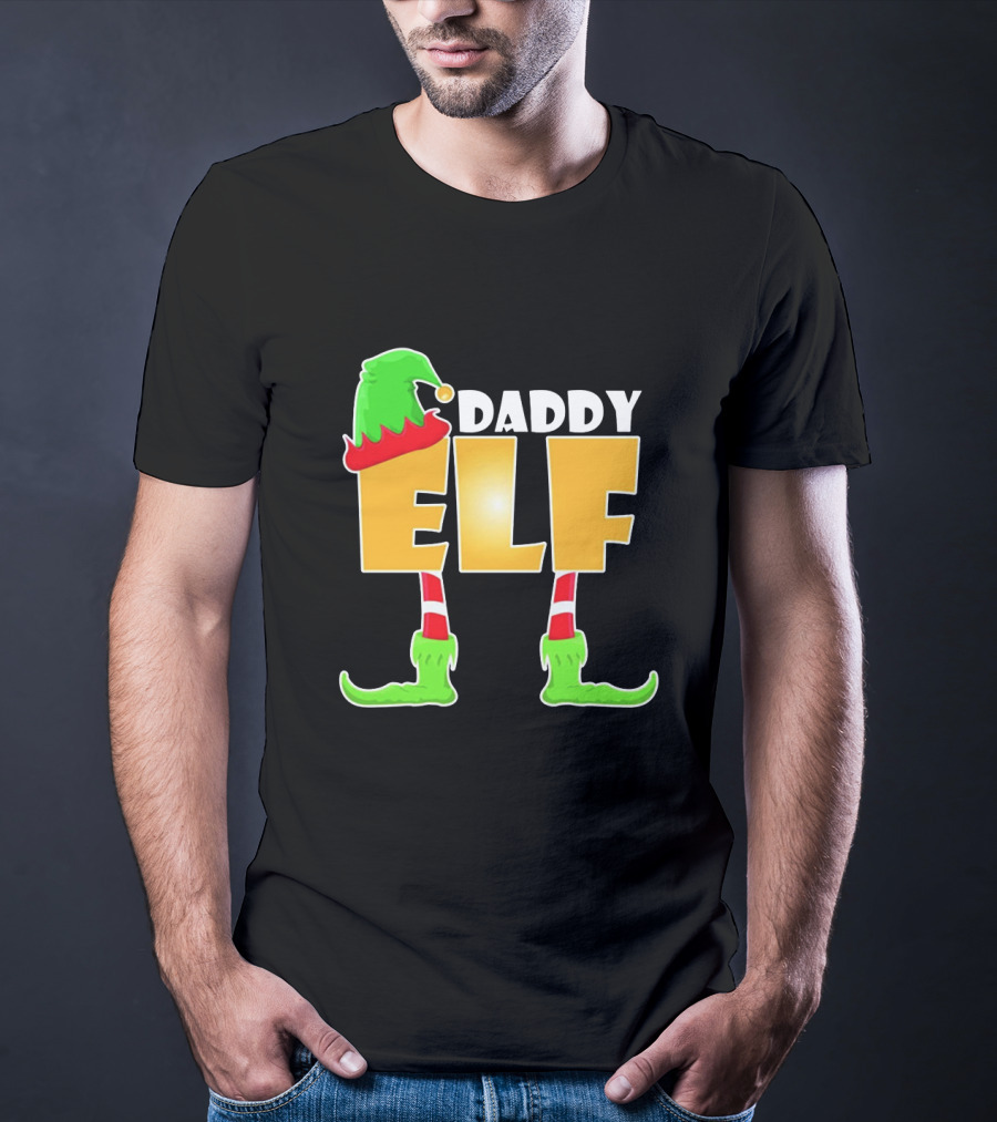 Daddy Elf Christmas Holiday Design With Green Hat And Striped Socks T-Shirt