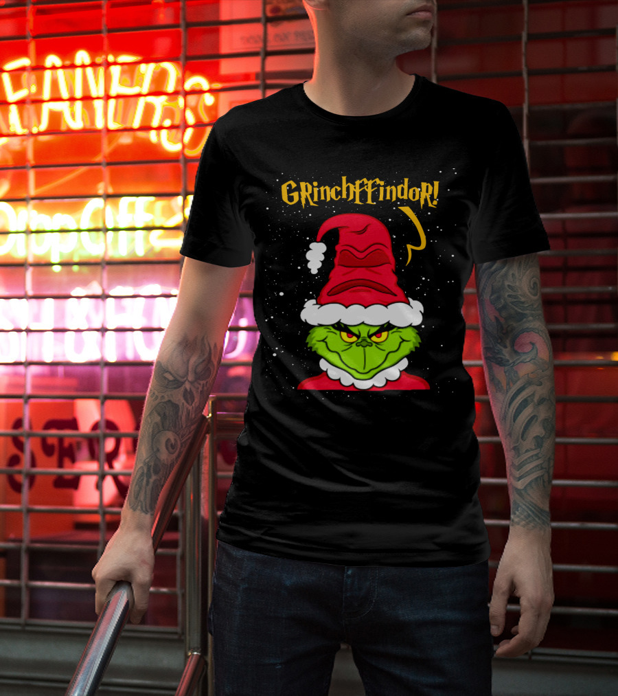 Grinche FFindor Grinch Santa Hat Snowflakes Christmas T-Shirt