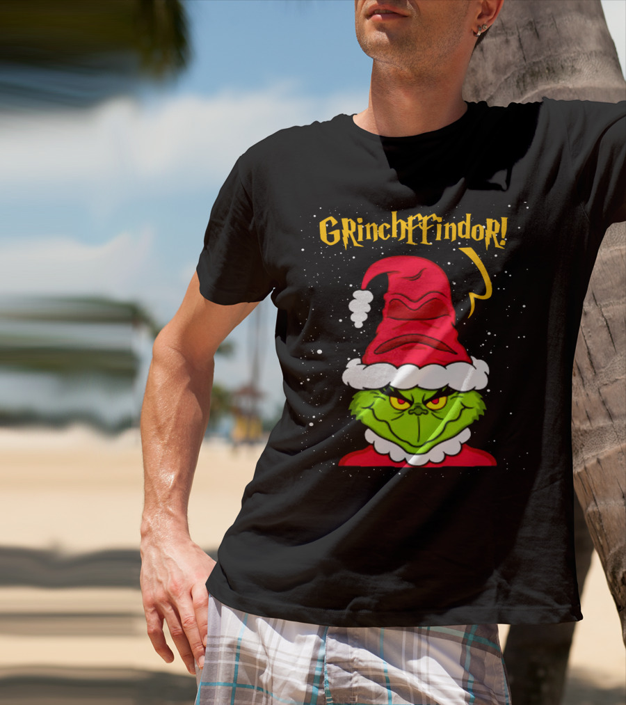 Grinche FFindor Grinch Santa Hat Snowflakes Christmas T-Shirt
