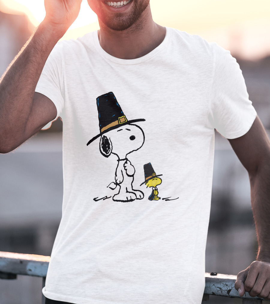 Peanuts Funny Snoopy Woodstock Thanksgiving Pilgrim Hat T-Shirt